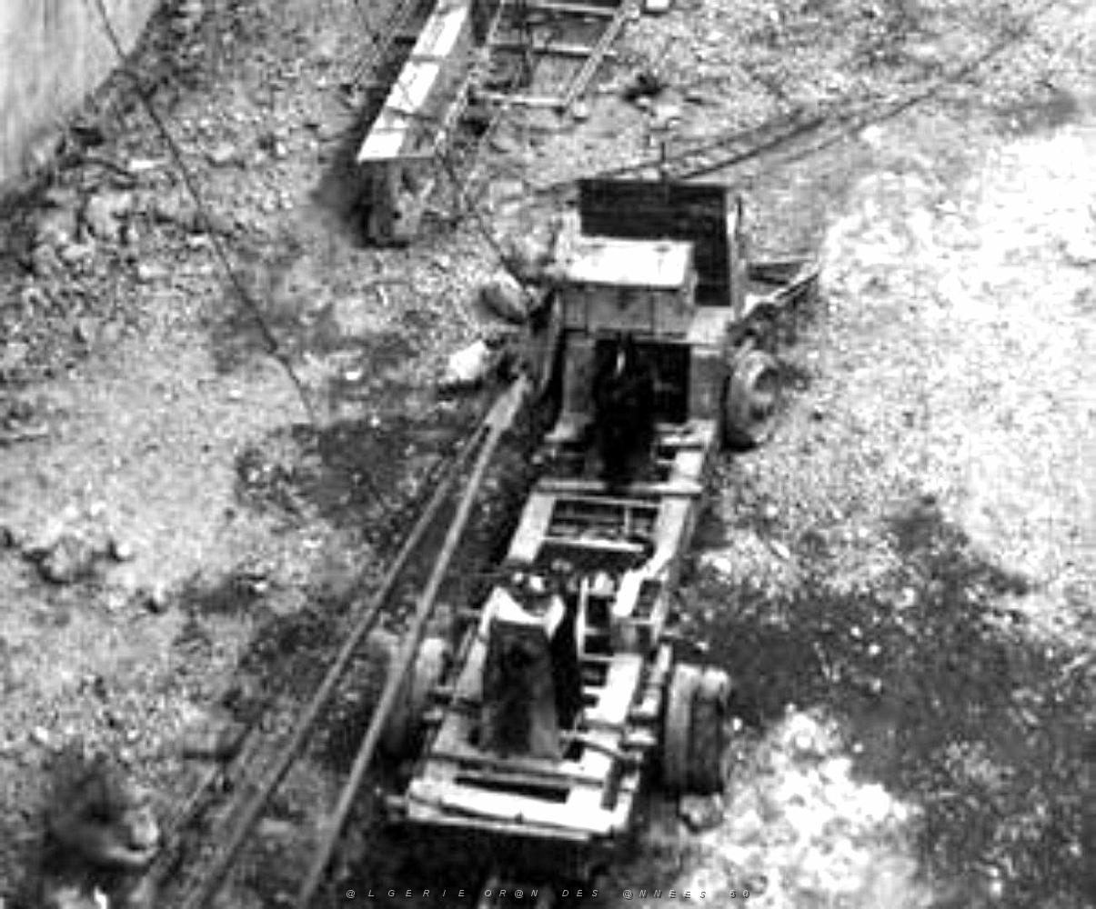 CD ej- Mers-el-kebir- Base sous-marine 08.jpg